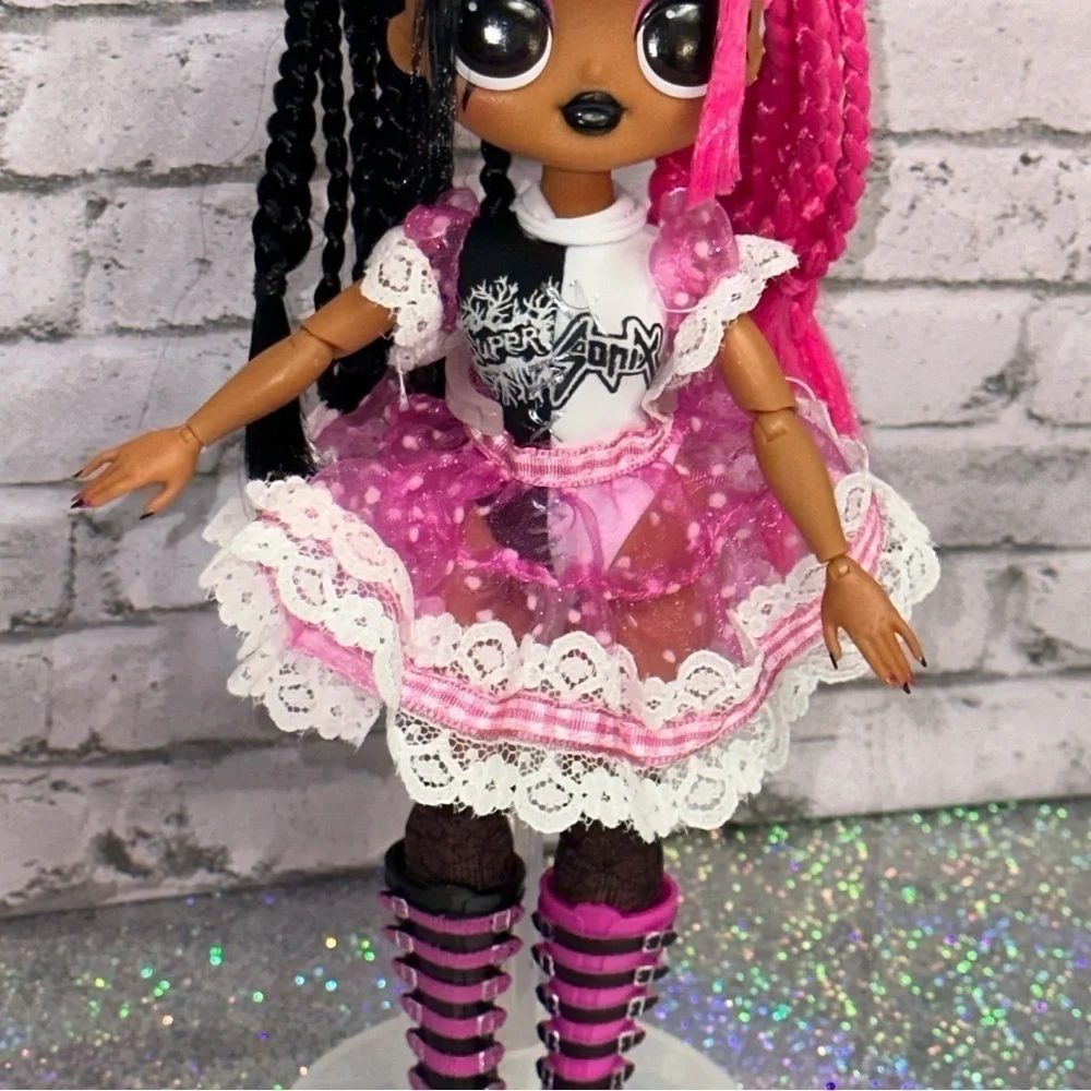 L.O.L. Surprise! LOL Surprise OMG Rock Metal Chick Remix Fashion Punk Doll